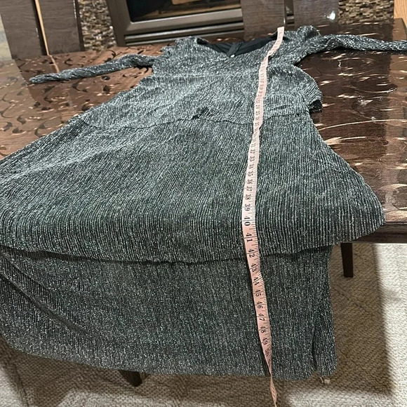 Tiered V Neck Print Long Sleeve Midi Dresses - Picture 5 of 6